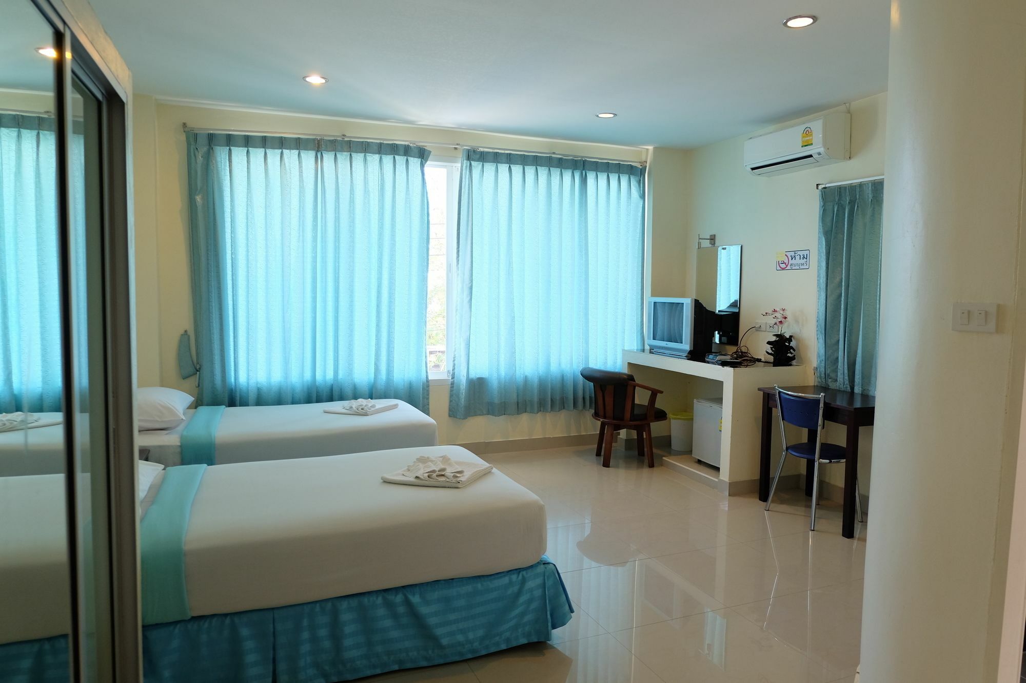 Krabi Marina Seaview Hotel Exterior foto