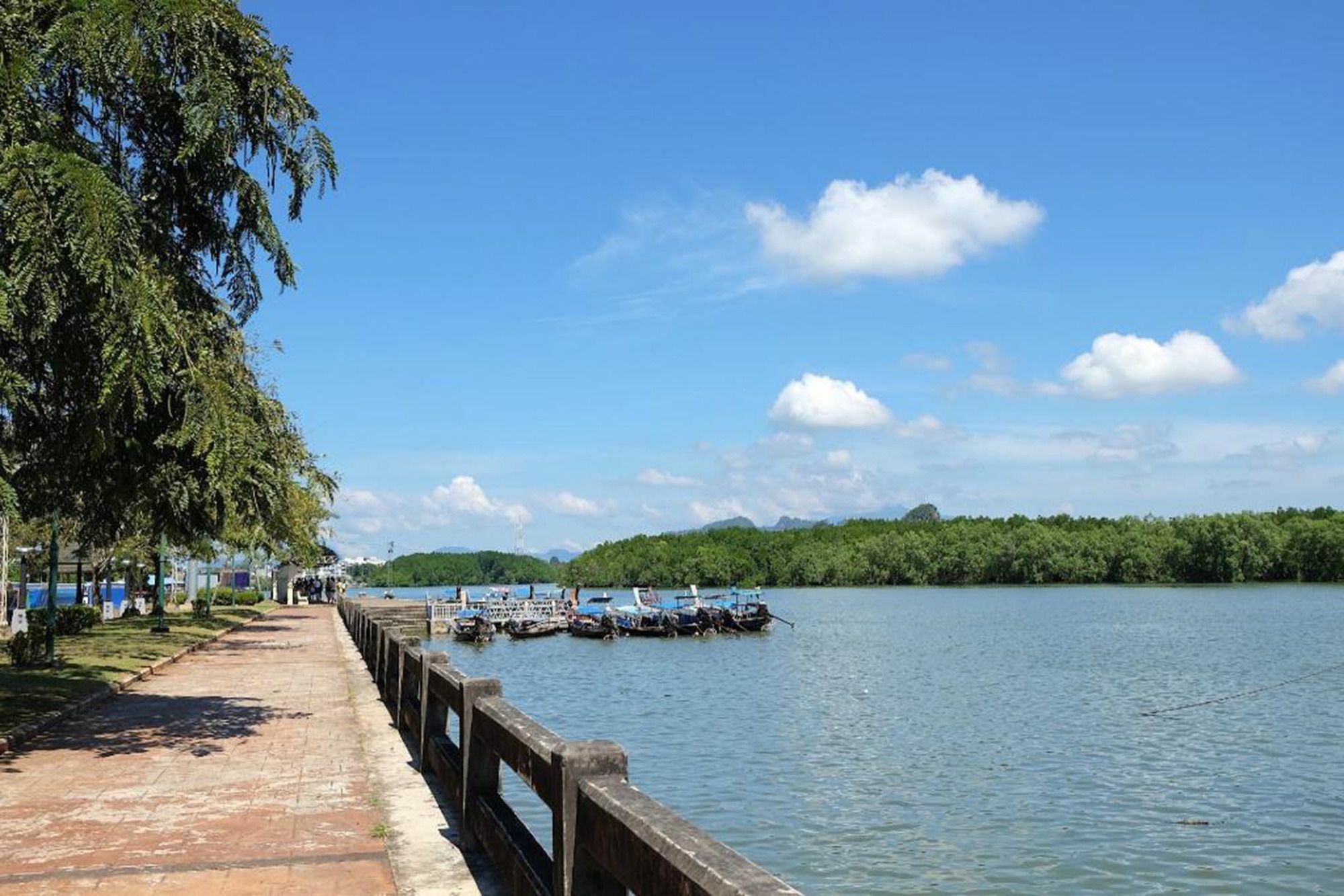Krabi Marina Seaview Hotel Exterior foto